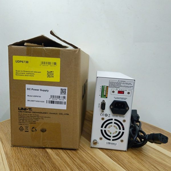 Nguồn một chiều chuyển mạch Uni-T UDP6730 (40V/30A/360W)